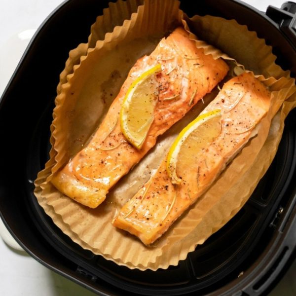 how long to cook frozen salmon in air fryer